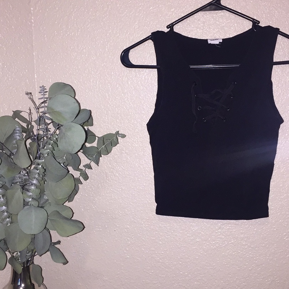 Cropped laceup